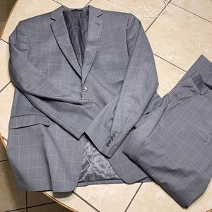 Perry Ellis 48L Suit